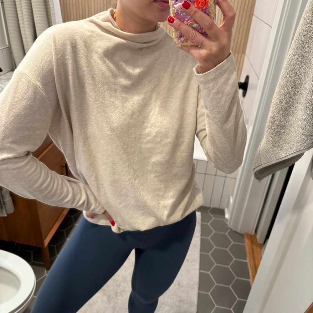 Vince Oatmeal Mock Neck Light Knit Sweater Large